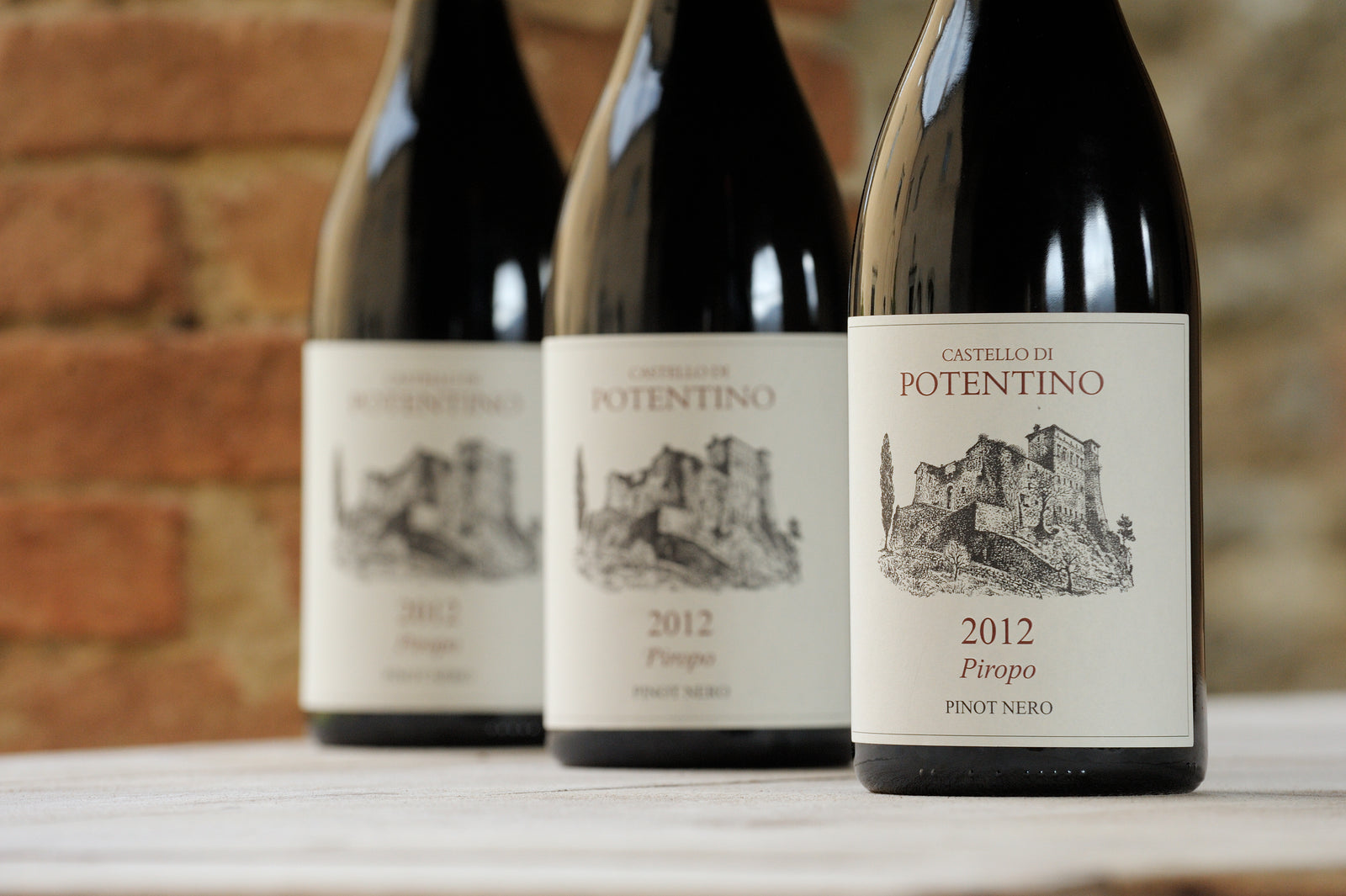 Piropo Winemaker's Release- Rosso di Pinot Nero – Castello di
